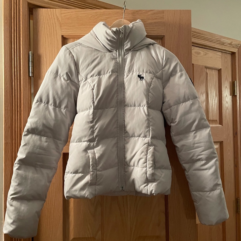 Winter puffer coat with hood.